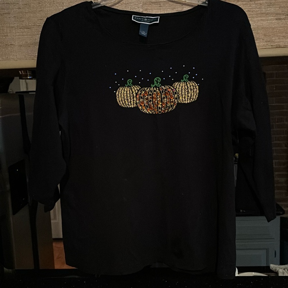 Karen Scott Woman Fall Halloween Pumpkin 3/4 sleeve black tee